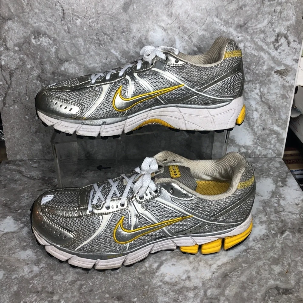 Nike | Shoes | Nike Livestrong Womens Size 75 Running Shoes 